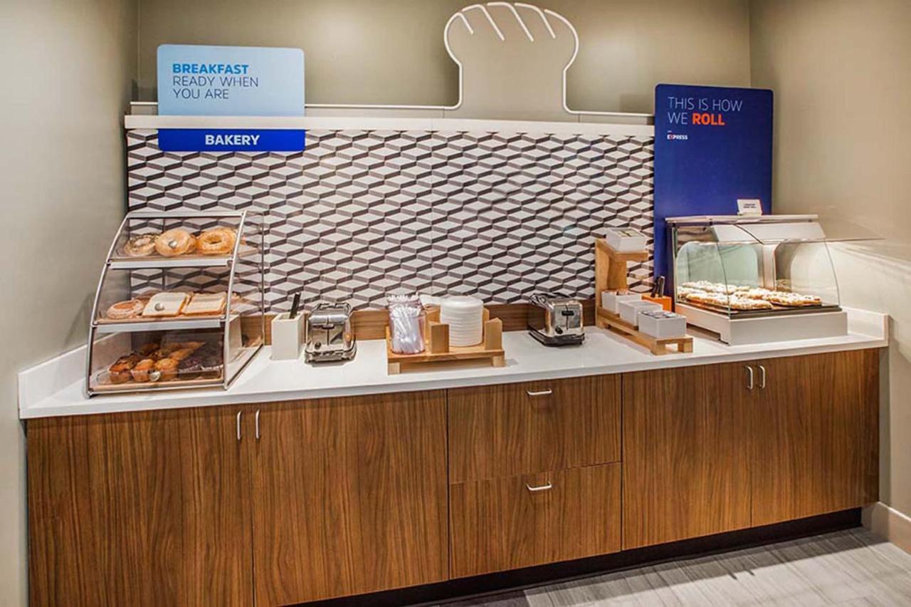 Holiday Inn Express & Suites Lincoln City By Ihg Exteriör bild