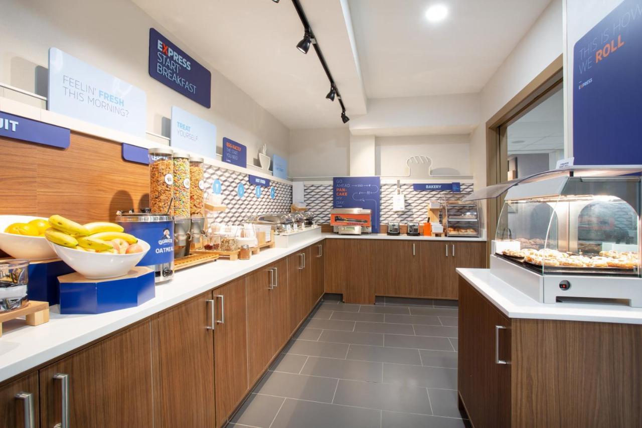 Holiday Inn Express & Suites Lincoln City By Ihg Exteriör bild